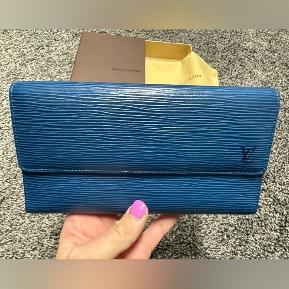 Louis Vuitton blue epi Sarah wallet with box/dust bag - Picture 3 of 13